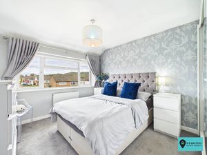 Bedroom- click for photo gallery